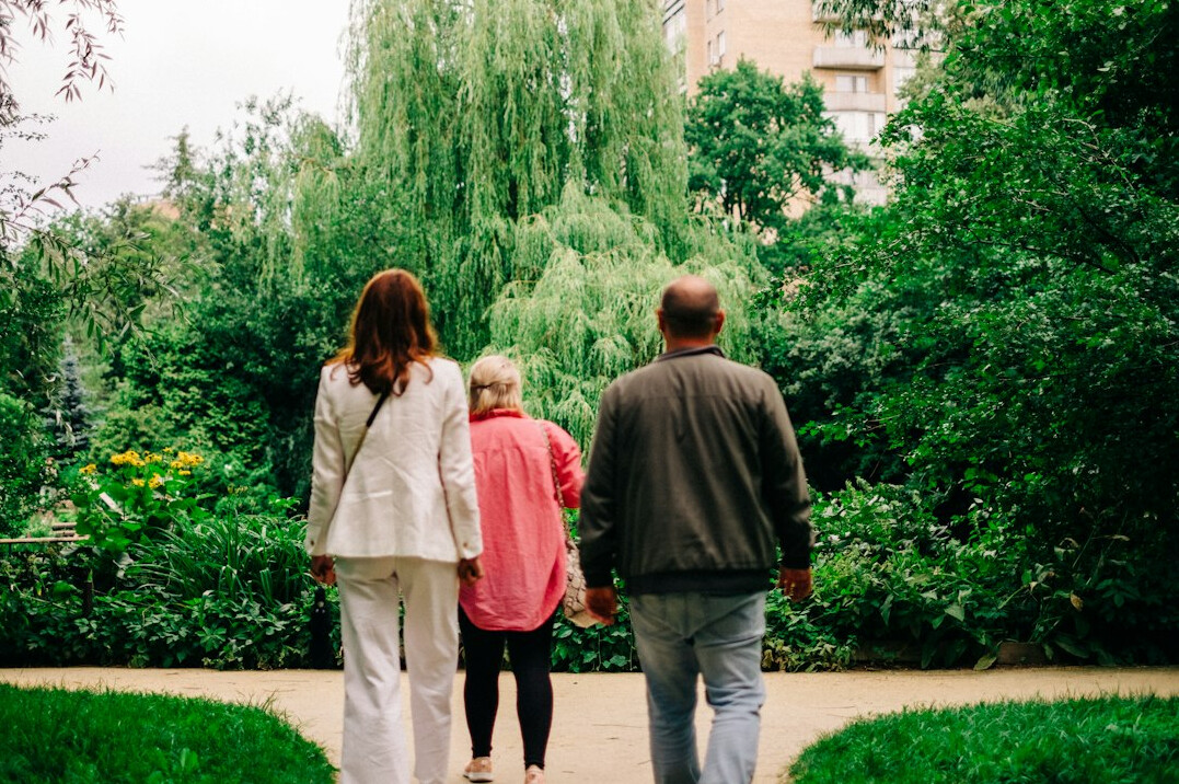 elderly couple with grandchildren